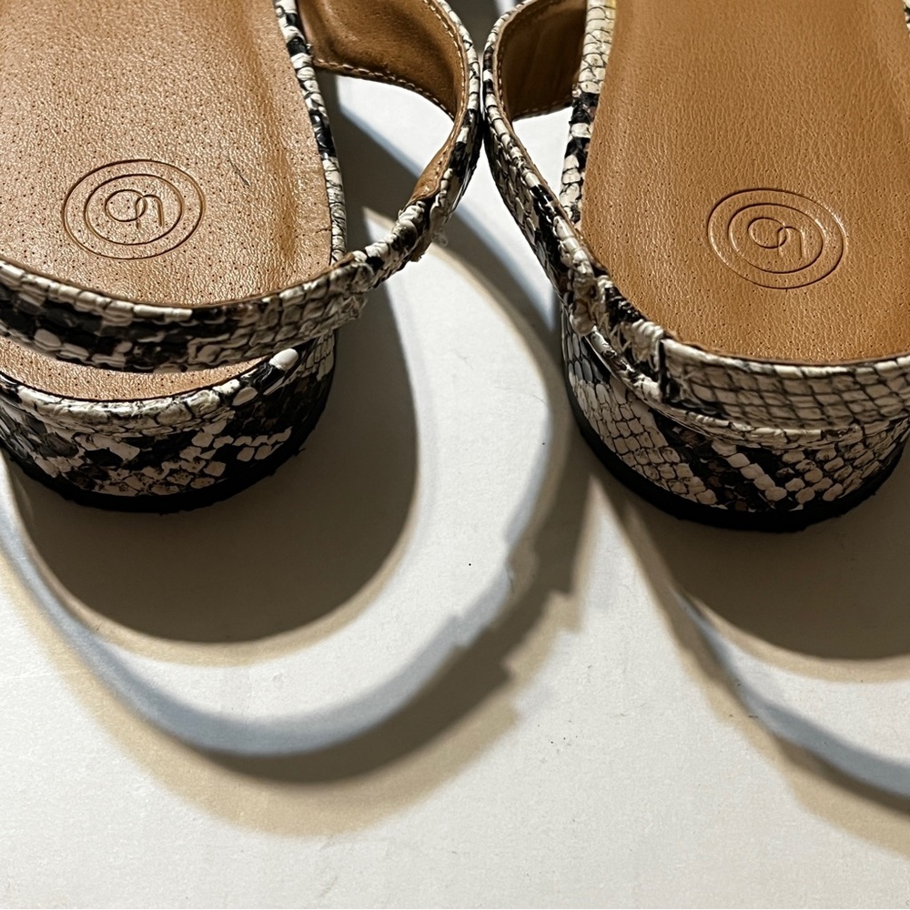 Urban Outfitters Dana Snake Slingback Mule - Picture 4 of 6